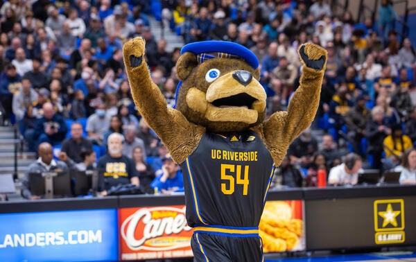 Mens Basketball Scotty